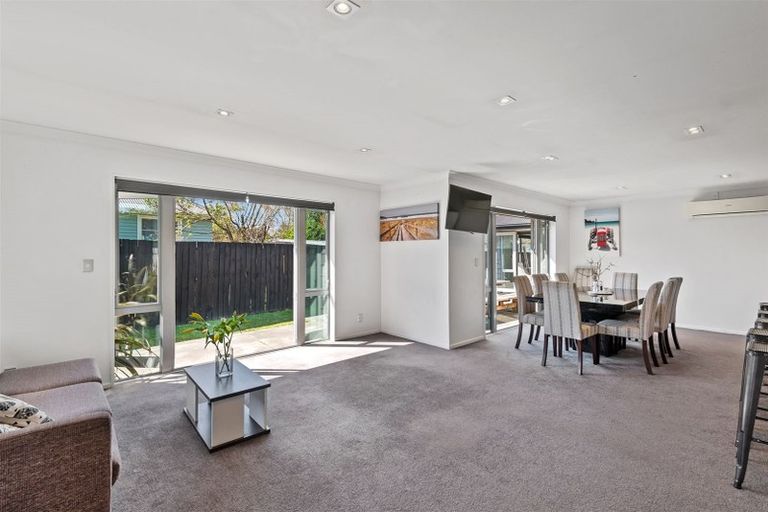 Photo of property in 18 Bateman Avenue, Bryndwr, Christchurch, 8053