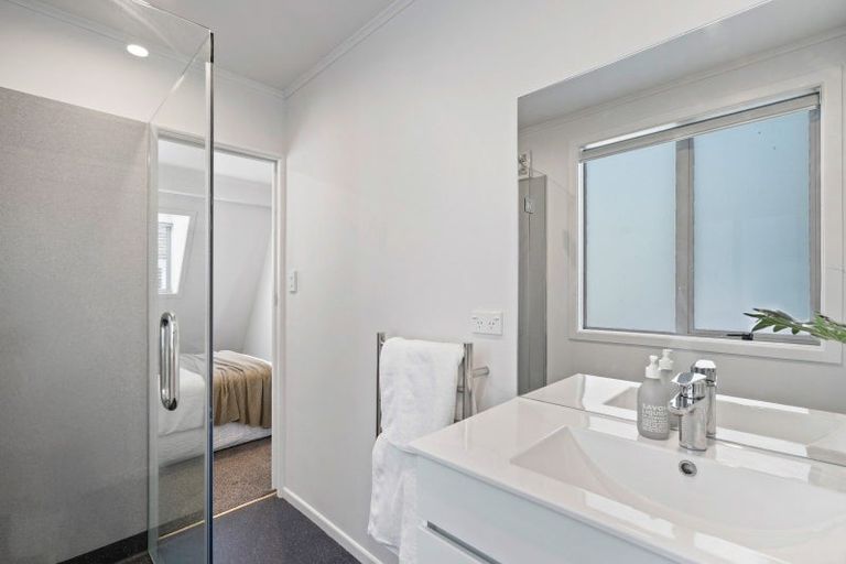 Photo of property in 6 Fitzroy Road, Bluff Hill, Napier, 4110