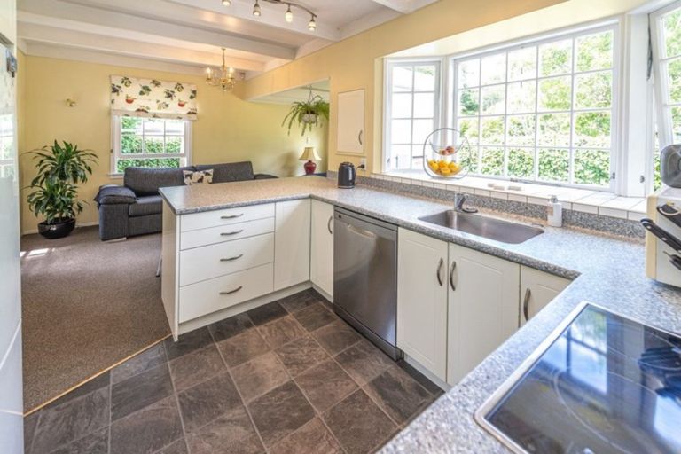 Photo of property in 34 Oakland Avenue, Saint Johns Hill, Whanganui, 4500