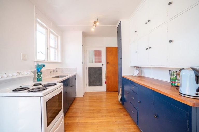 Photo of property in 24 Leicester Street, Terrace End, Palmerston North, 4410