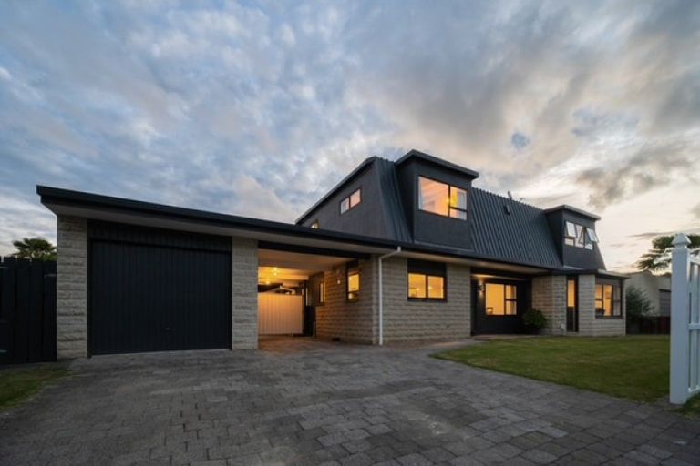 Photo of property in 40 Kent Terrace, Taradale, Napier, 4112