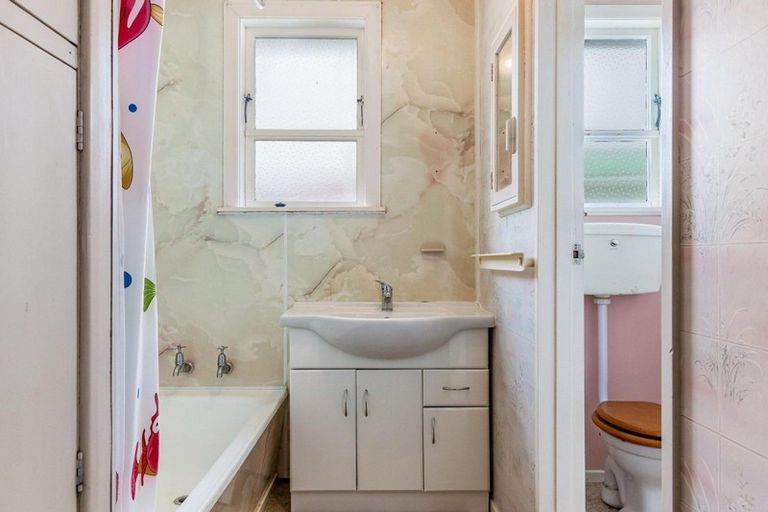 Photo of property in 8 Marne Grove, Waitangirua, Porirua, 5024