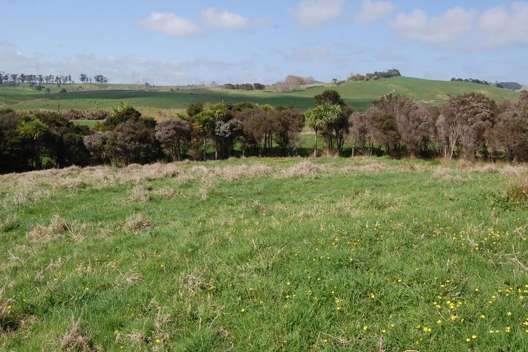 Photo of property in 17 Ranganui Road, Kaiwaka, 0573