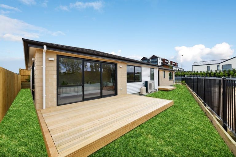 Photo of property in 44 Vintry Drive, Huapai, Kumeu, 0810