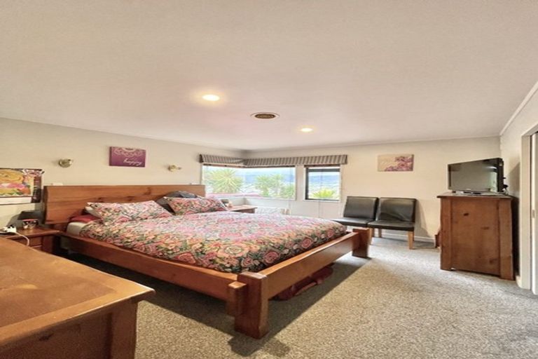 Photo of property in 34 Birkinshaw Grove, Riverstone Terraces, Upper Hutt, 5018