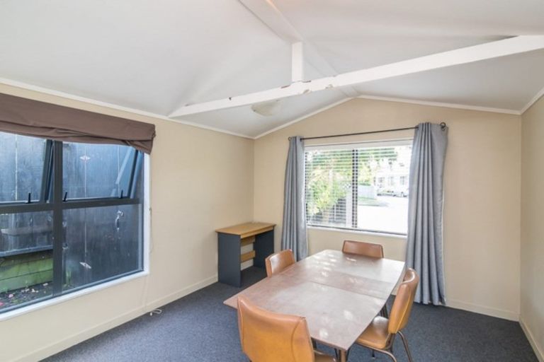 Photo of property in 6 Campbell Avenue, Paraparaumu, 5032