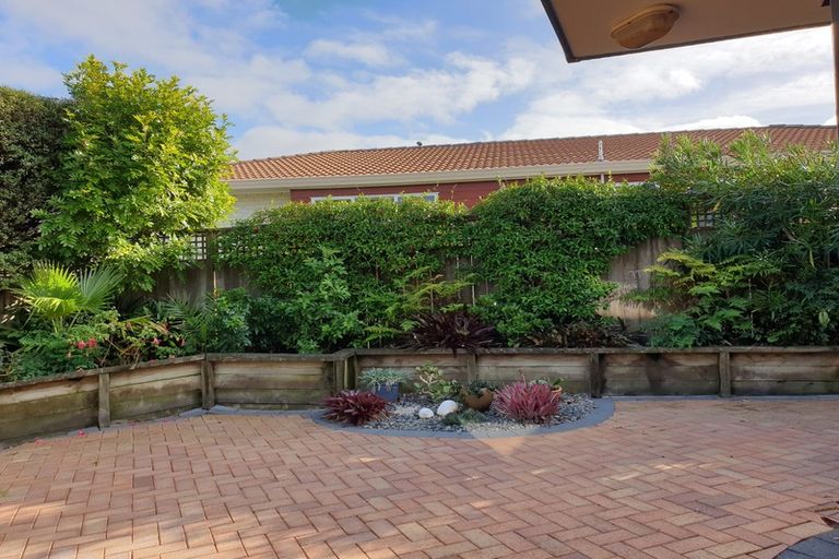 Photo of property in 8 Dunn Place, Farm Cove, Auckland, 2010