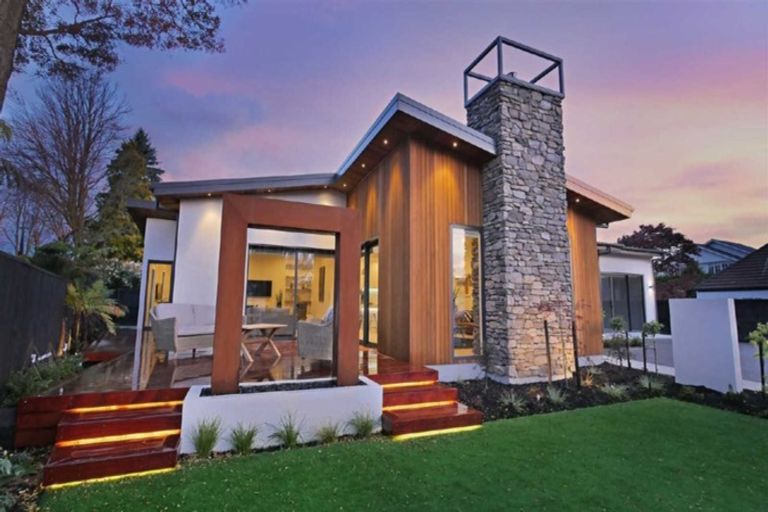 Photo of property in 42 Idris Road, Fendalton, Christchurch, 8052