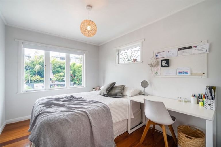 Photo of property in 1/57 Gulf View Road, Murrays Bay, Auckland, 0630