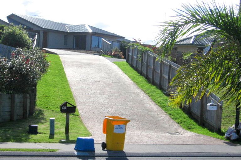 Photo of property in 14 Tauranga Place, Orewa, 0931