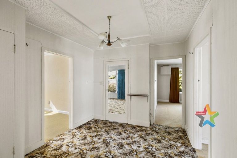 Photo of property in 30 The Parade, Island Bay, Wellington, 6023