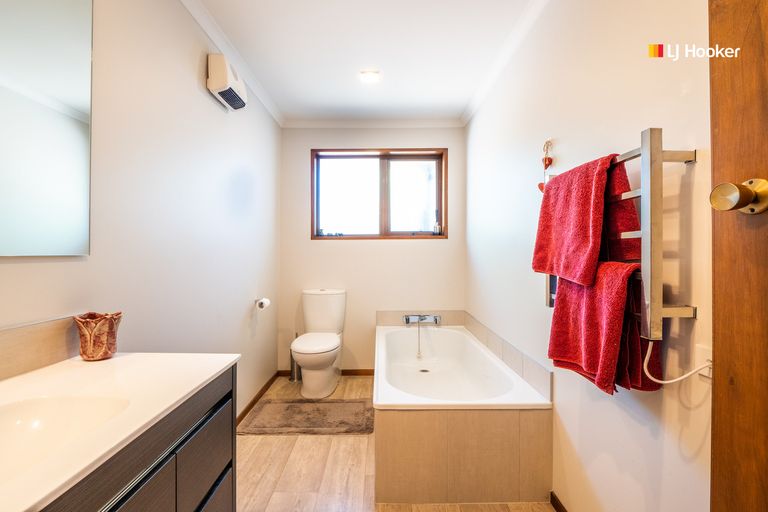 Photo of property in 11 Howorth Road, Fairfield, Dunedin, 9018