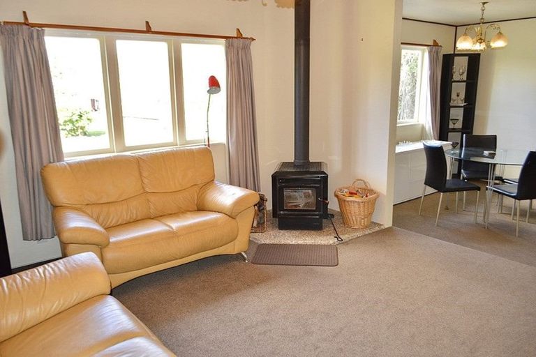 Photo of property in 909 State Highway 1, Te Horo, Otaki, 5581