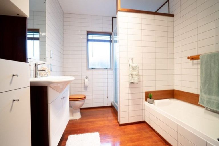 Photo of property in 30 Knowles Street, Terrace End, Palmerston North, 4410