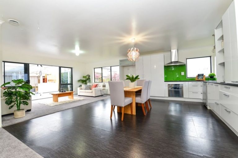 Photo of property in 17 Dorchester Place, Nawton, Hamilton, 3200