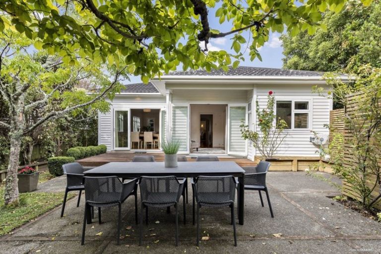 Photo of property in 10 Monaghan Avenue, Karori, Wellington, 6012