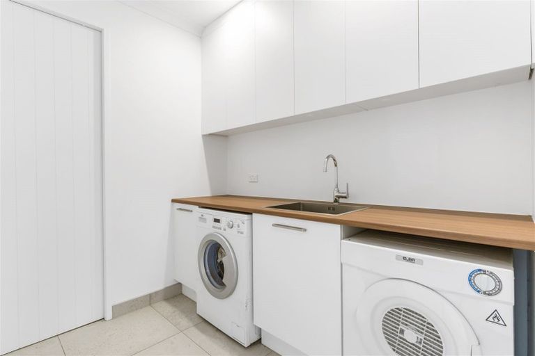 Photo of property in 5 Hooton Drive, Huapai, Kumeu, 0810