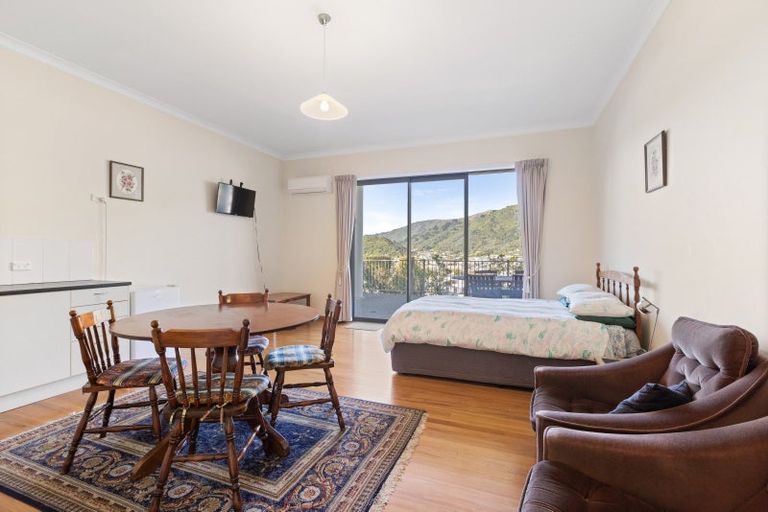 Photo of property in 26 Gravesend Place, Picton, 7220