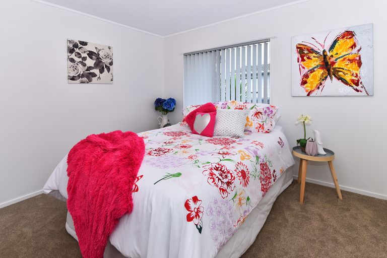 Photo of property in 2/122 Finlayson Avenue, Clendon Park, Auckland, 2103