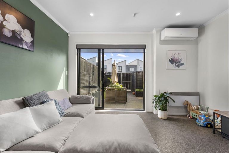 Photo of property in 14 Malcolm Calder Road, Hobsonville, Auckland, 0616