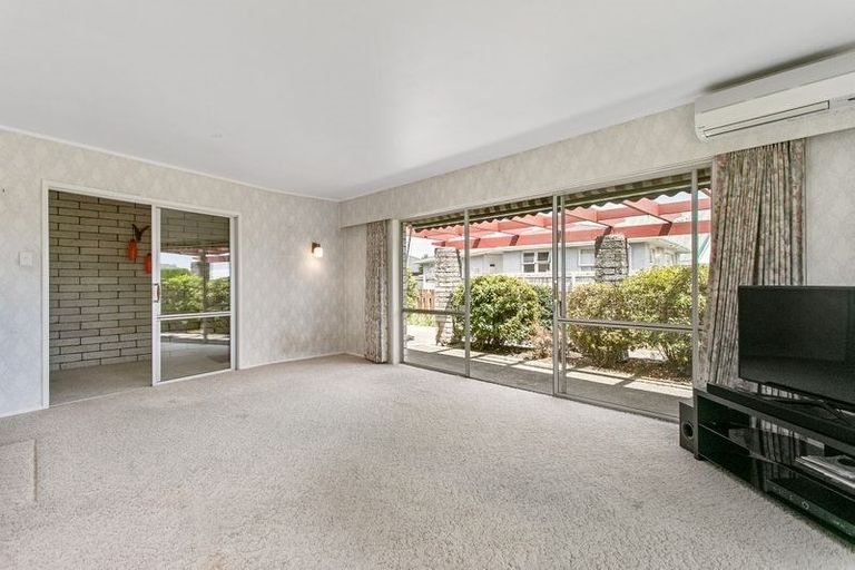 Photo of property in 57 Fernaig Street, Papakura, 2110