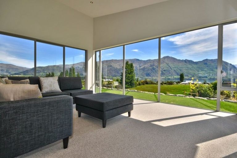 Photo of property in 7 Valley Crescent, Wanaka, 9305