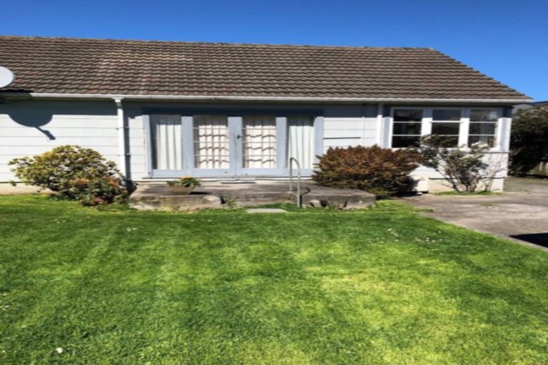 Photo of property in 17 Newall Avenue, Bryndwr, Christchurch, 8052