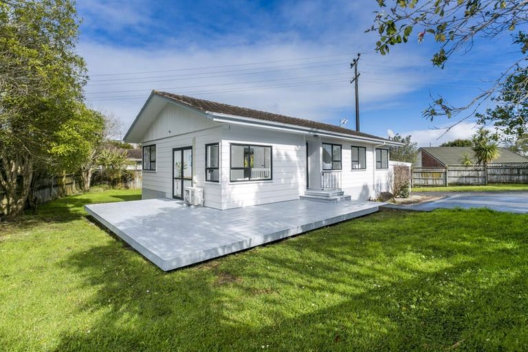 Photo of property in 11 Cabello Place, Unsworth Heights, Auckland, 0632