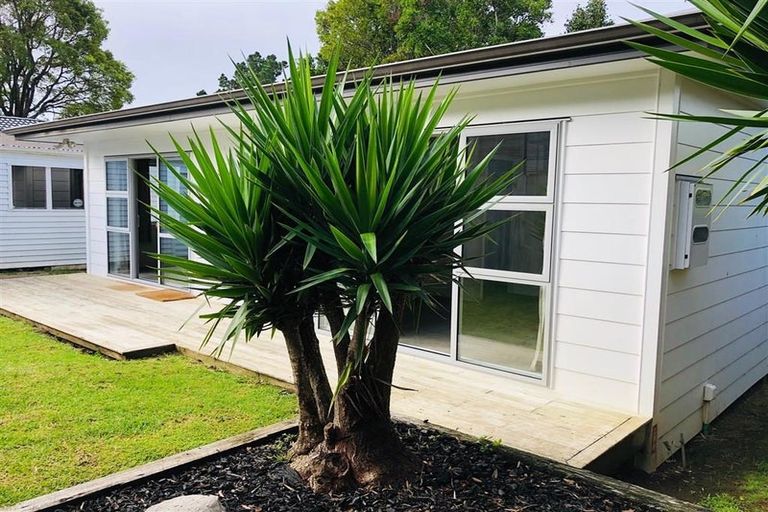 Photo of property in 26 Mirrabooka Avenue, Botany Downs, Auckland, 2010