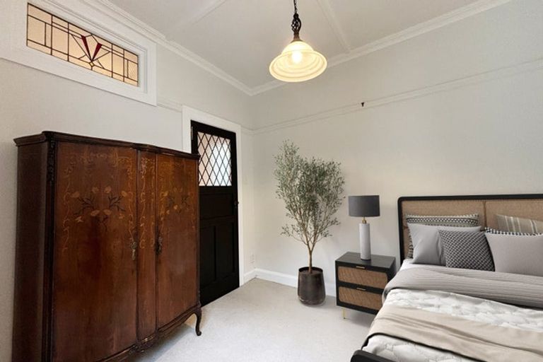 Photo of property in 2/246 Oriental Parade, Oriental Bay, Wellington, 6011