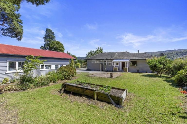 Photo of property in 710 Main Road North, Te Marua, Upper Hutt, 5018