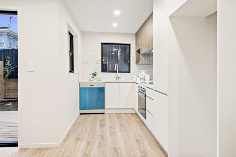 Photo of property in 8c Butterworth Drive, Glendene, Auckland, 0602