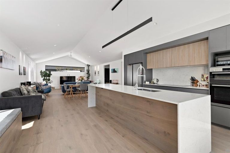 Photo of property in 20 Howden Drive, Jacks Point, 9371