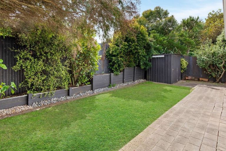 Photo of property in 19 Waitote Street, Castlecliff, Whanganui, 4501