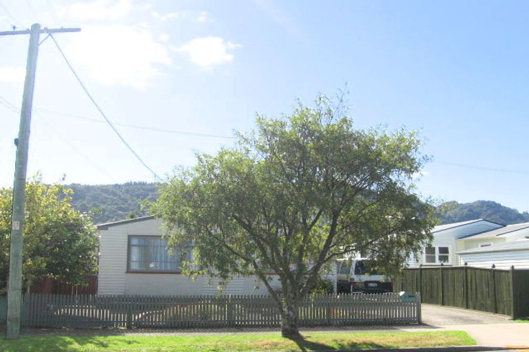 Photo of property in 7 Kowhai Avenue, Ebdentown, Upper Hutt, 5018