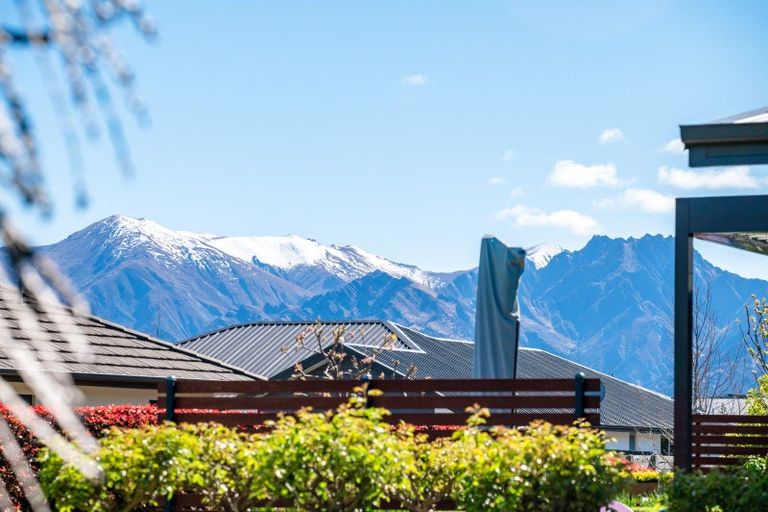 Photo of property in 4 Sunnyside Lane, Wanaka, 9305