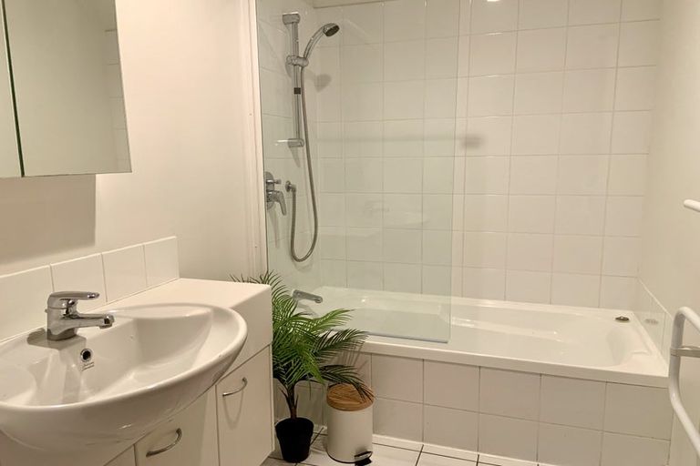 Photo of property in 9 Oakford Close, Riccarton, Christchurch, 8011