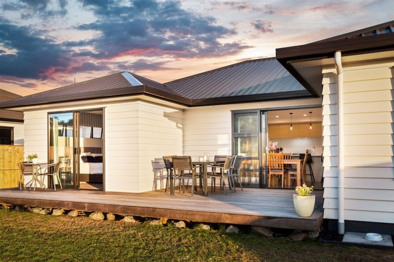 Photo of property in 1 Jeroboam Loop, Kumeu, 0810