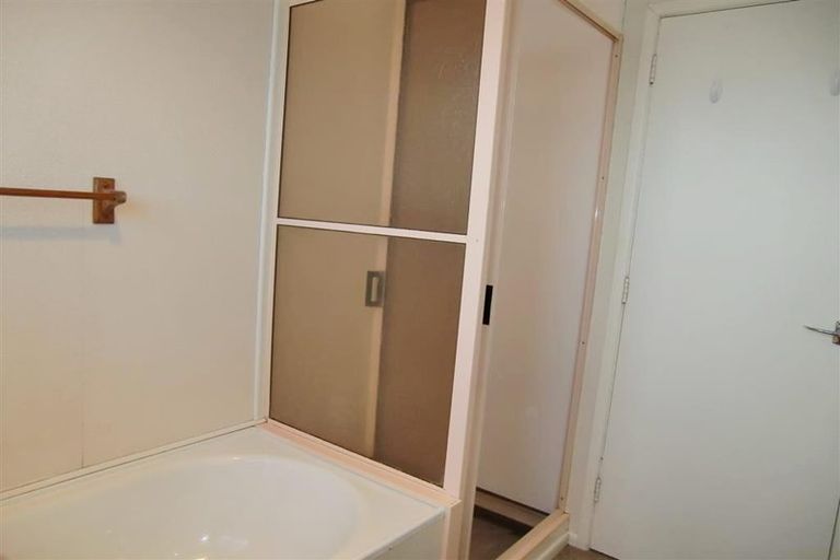 Photo of property in 21 Manu Crescent, Upper Vogeltown, New Plymouth, 4310