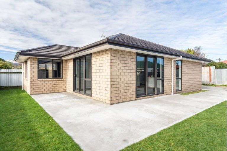 Photo of property in 30b Queenwood Road, Levin, 5510