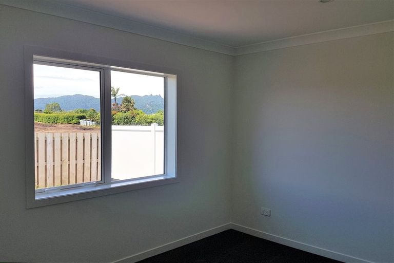 Photo of property in 41 Kaurinui Crescent, One Tree Point, 0118