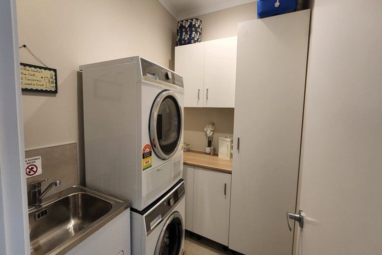 Photo of property in 30 Squadron Drive, Hobsonville, Auckland, 0616