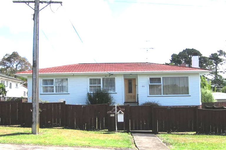 Photo of property in 106 Tirimoana Road, Te Atatu South, Auckland, 0602