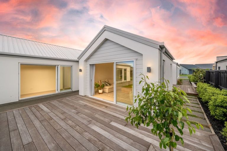 Photo of property in 46 Finstock Way, Rolleston, 7614