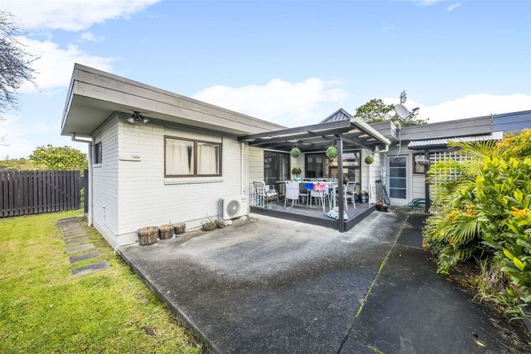 Photo of property in 1/1 Peguero Place, Totara Heights, Auckland, 2105