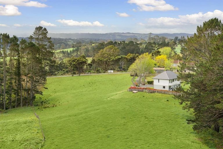 Photo of property in 90 Mcentee Road, Waitakere, Auckland, 0816