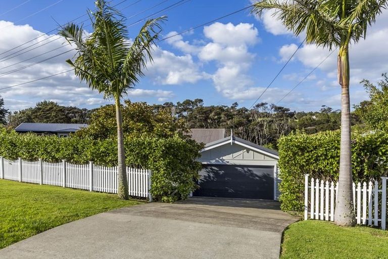 Photo of property in 13 Blacks Road, Greenhithe, Auckland, 0632