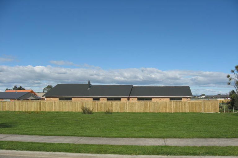 Photo of property in 16 William Donald Drive, Solway, Masterton, 5810