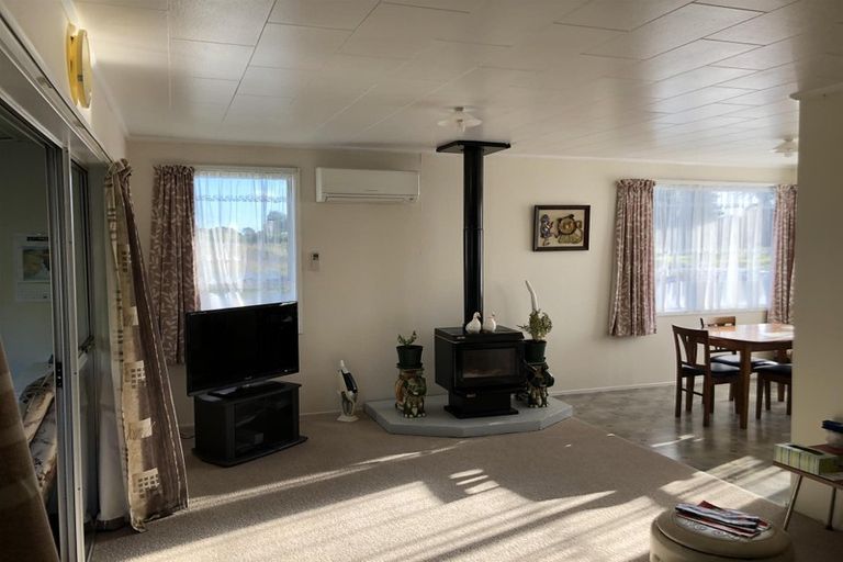 Photo of property in 20 Gibson Place, Patea, 4520