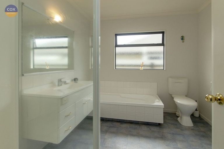 Photo of property in 14 Newbury Place, Taradale, Napier, 4112